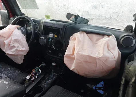 2012 Jeep Wrangler Sport z USA, uszkodzony, nr VIN 1C4AJWAG4CL110374